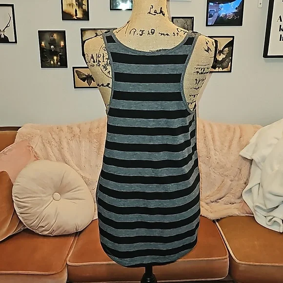 Red Rocks Tank Top - Picture 6 of 8